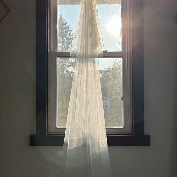 A.B. Ellie Raw Edge Veil Drop Length - Picture 4 of 12